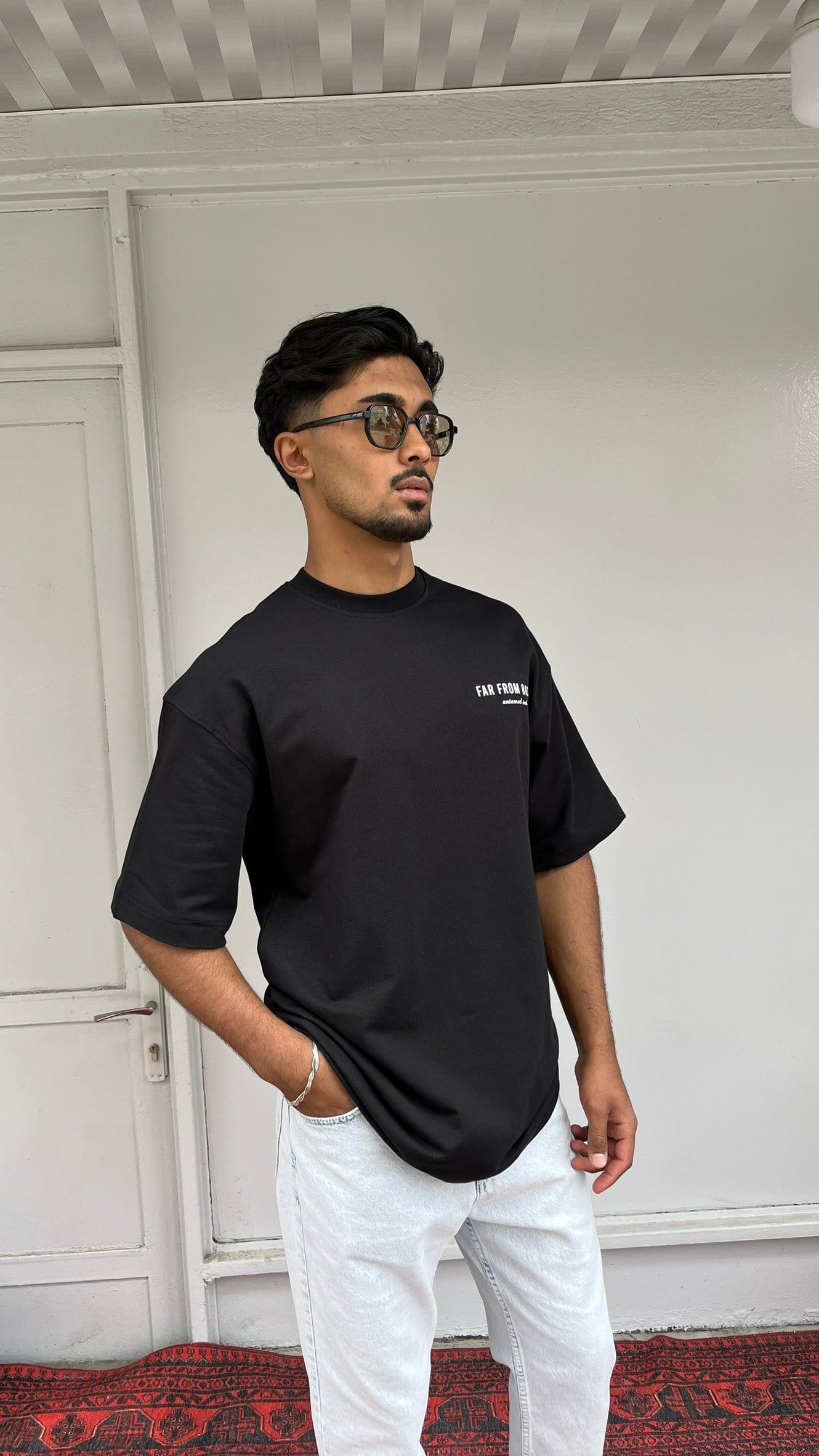 Far From Basic Oversize Siyah T-Shirt