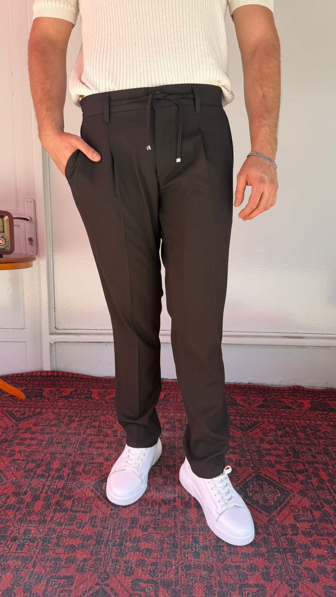 Kahverengi Tek Pileli Bağcıklı Erkek Pantolon