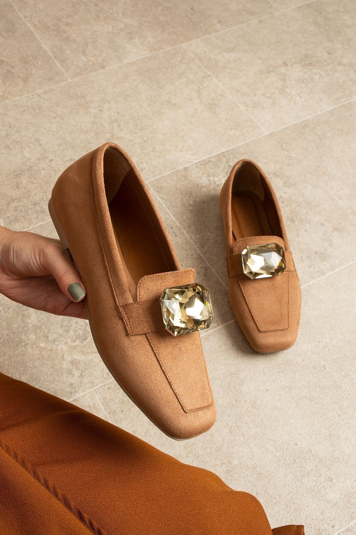 LIRA Taba Taş Detaylı Süet Kadın Loafer