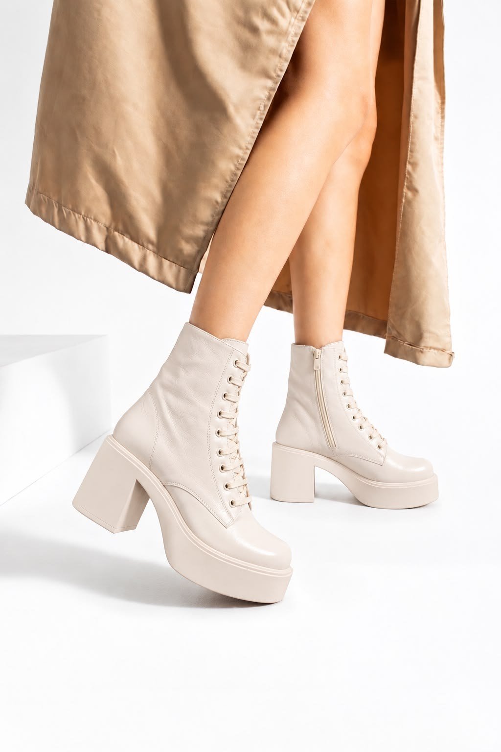 MELVIAN Kadın Bej Kırışık Rugan Bağcıklı Fermuarlı İçi Kürklü 8 Cm Kalın Topuklu 3 Cm Platform