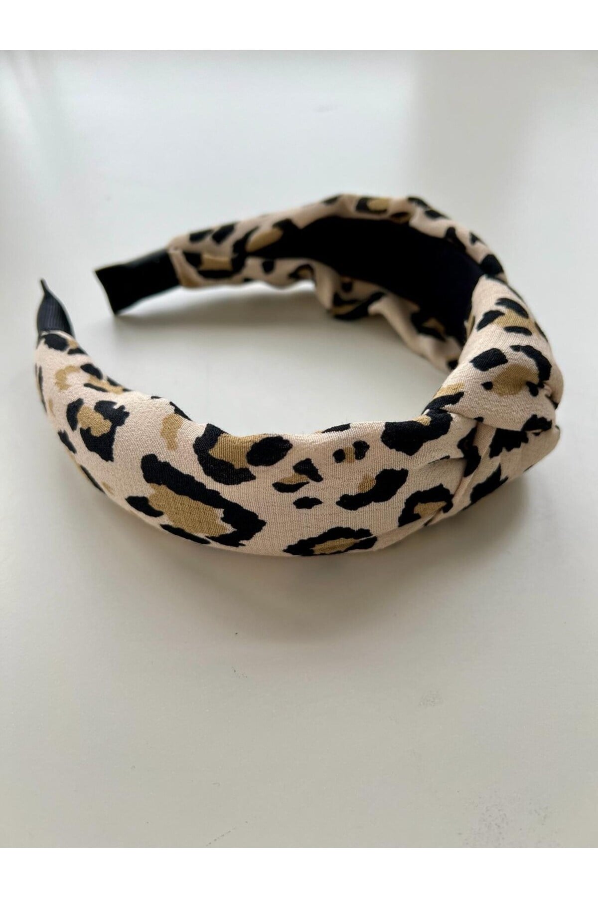 bej leopar desenli taç