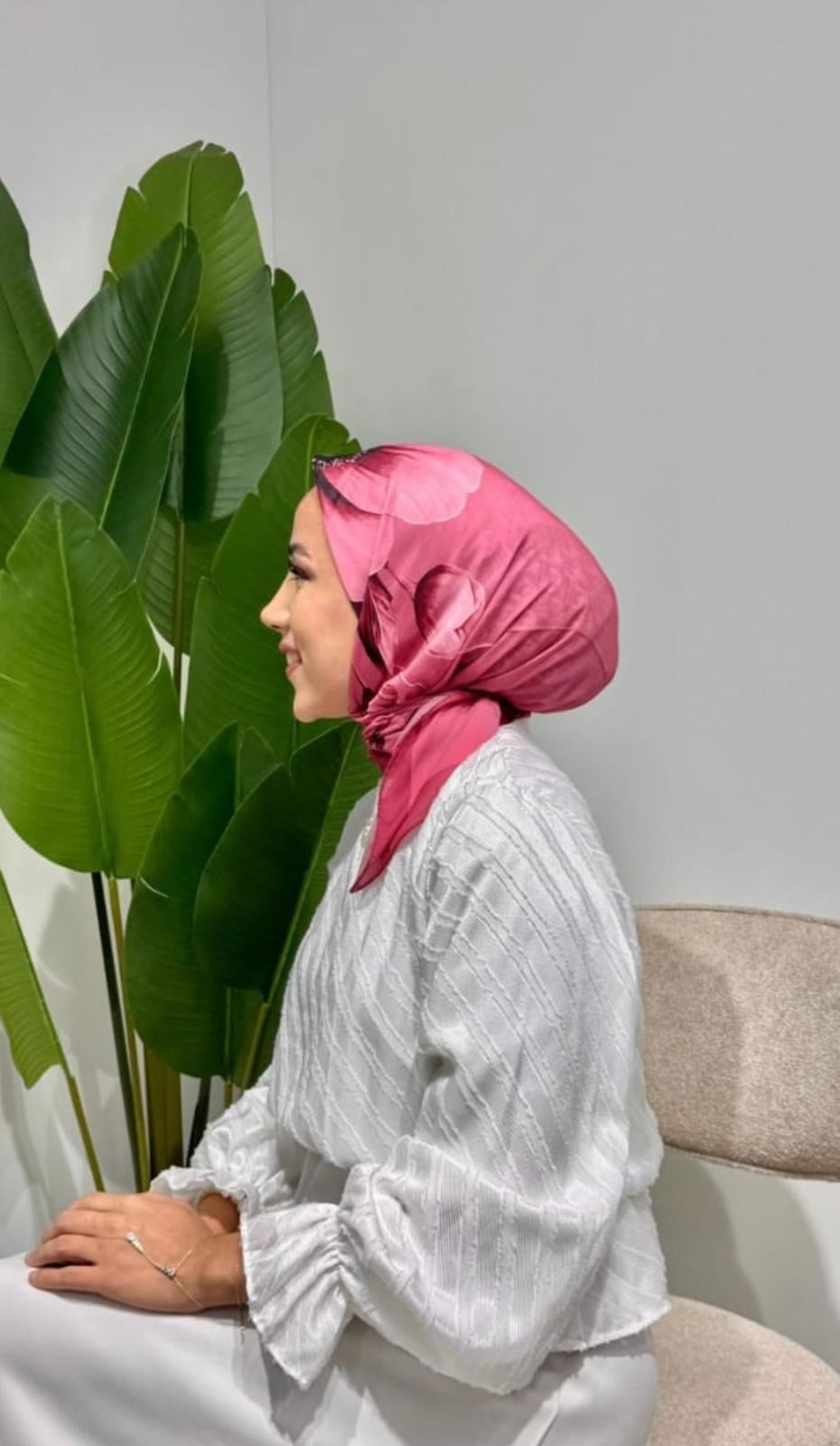 PEMBE ÇİÇEK DESEN EŞARP