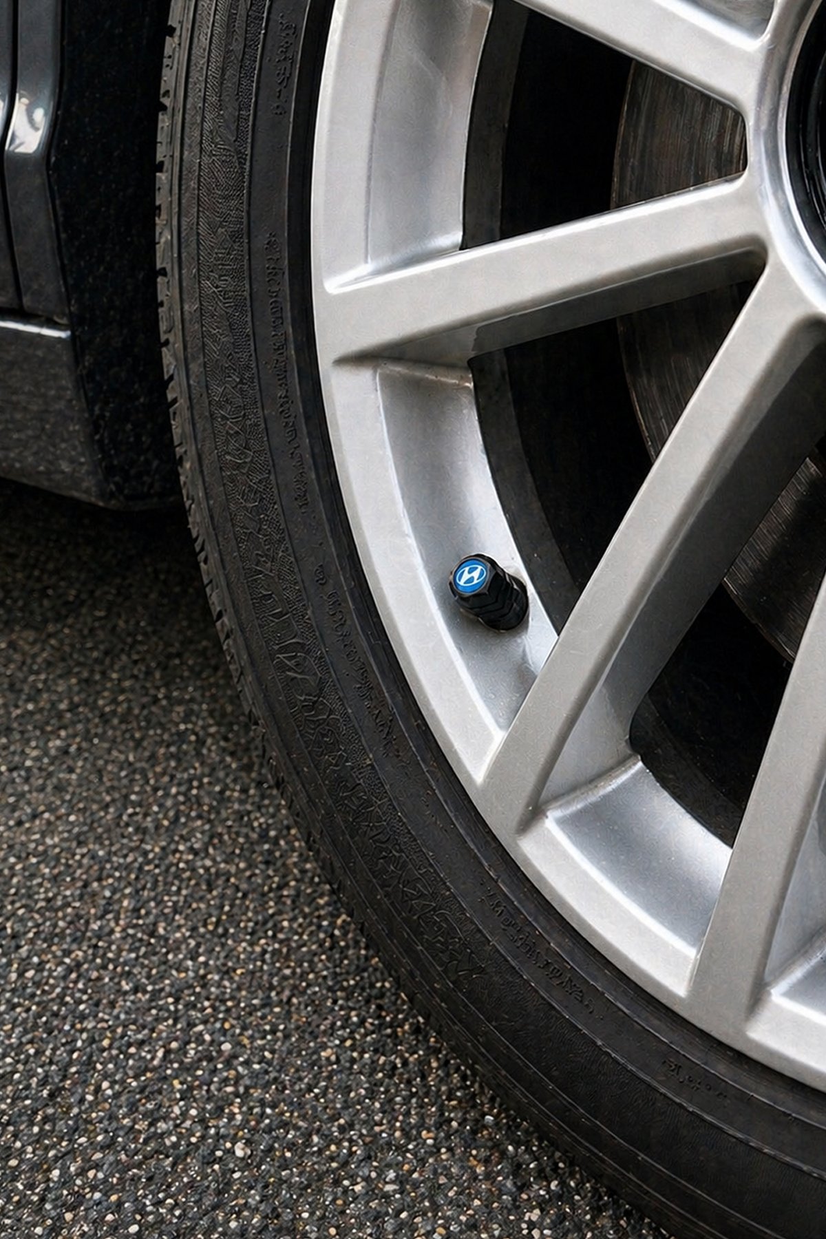 Hyundai Logo Baskılı Universal Sibop Kapağı Seti - Siyah (4 Adet)