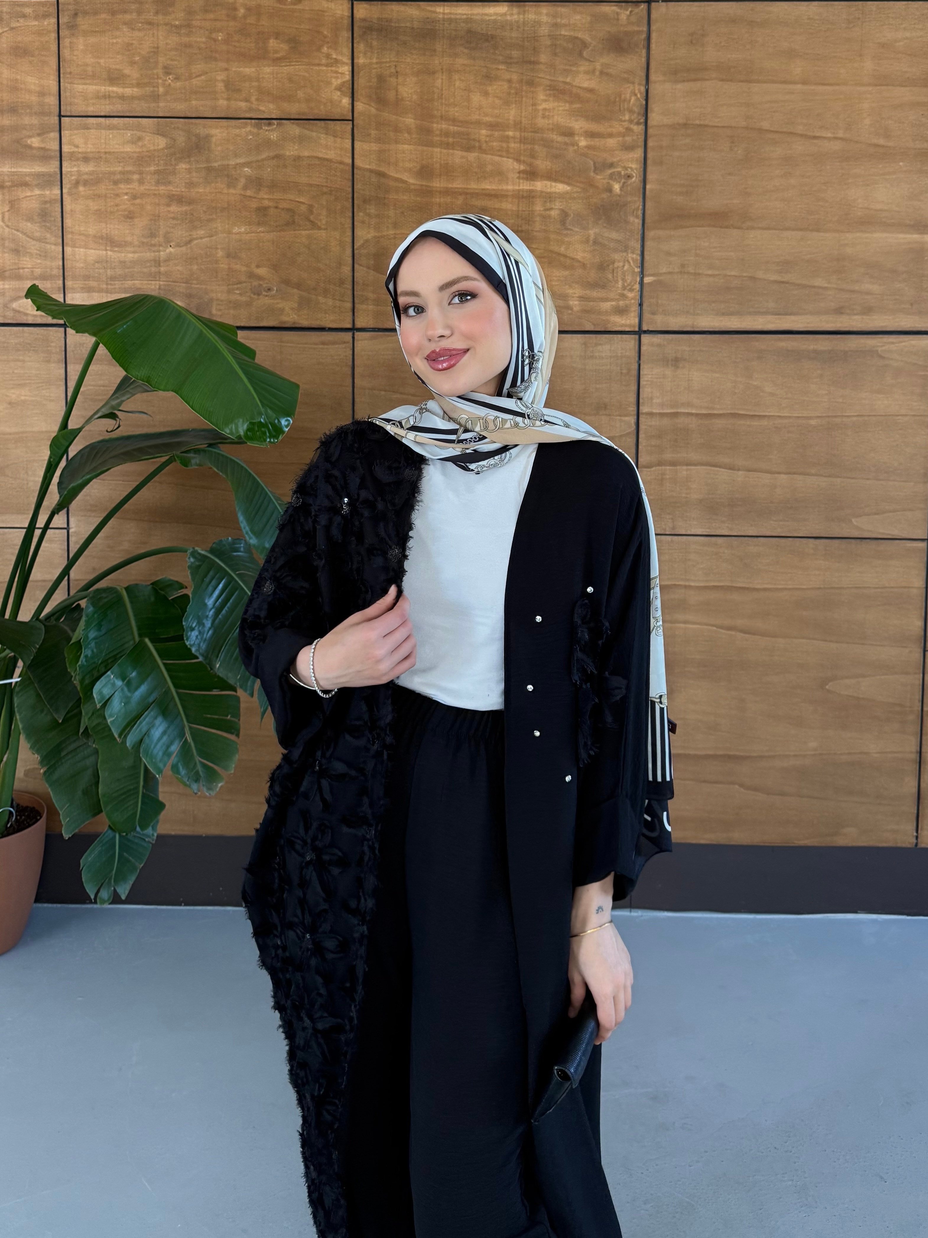 Elya İşlemeli Yarasa Kol Keten Takım - Siyah