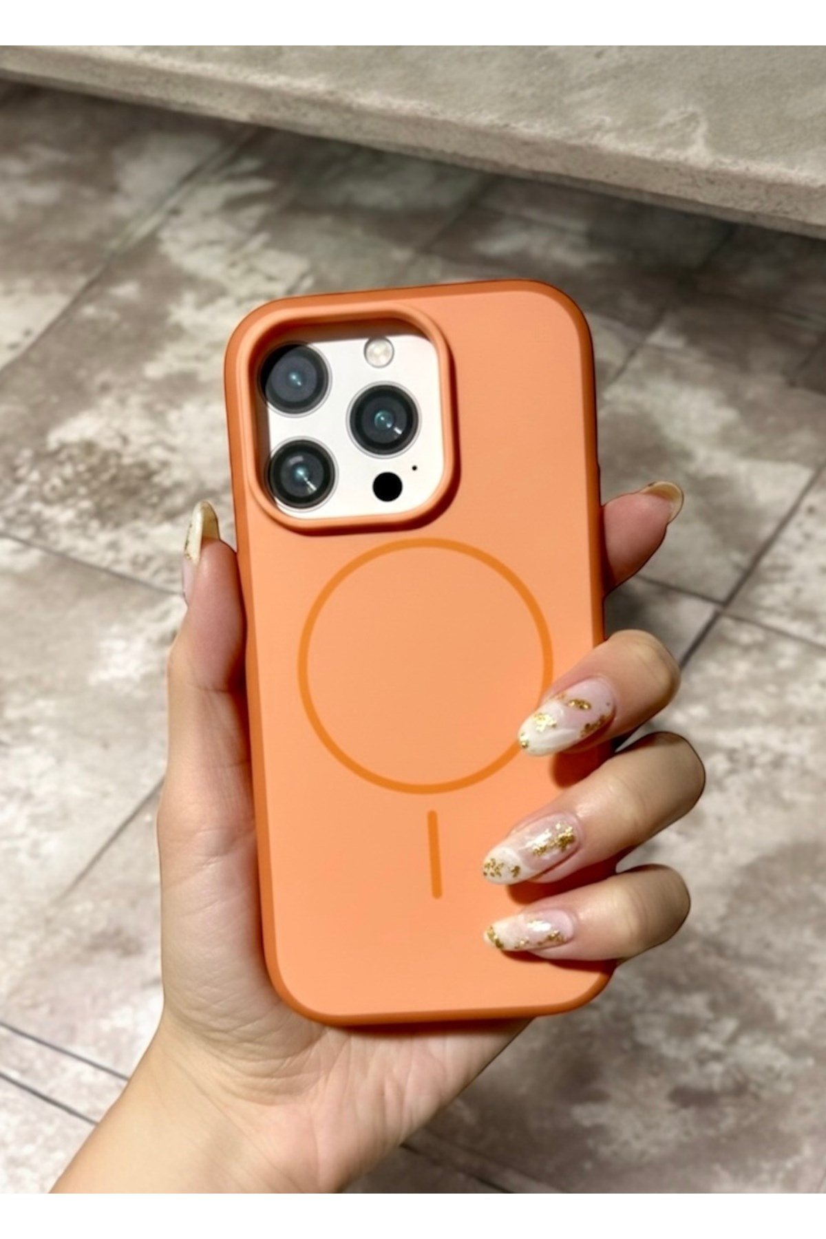 Iphone 14 Pro Uyumlu MagSafeli Turuncu Kılıf, Darbe Korumalı, Metal Tuşlu