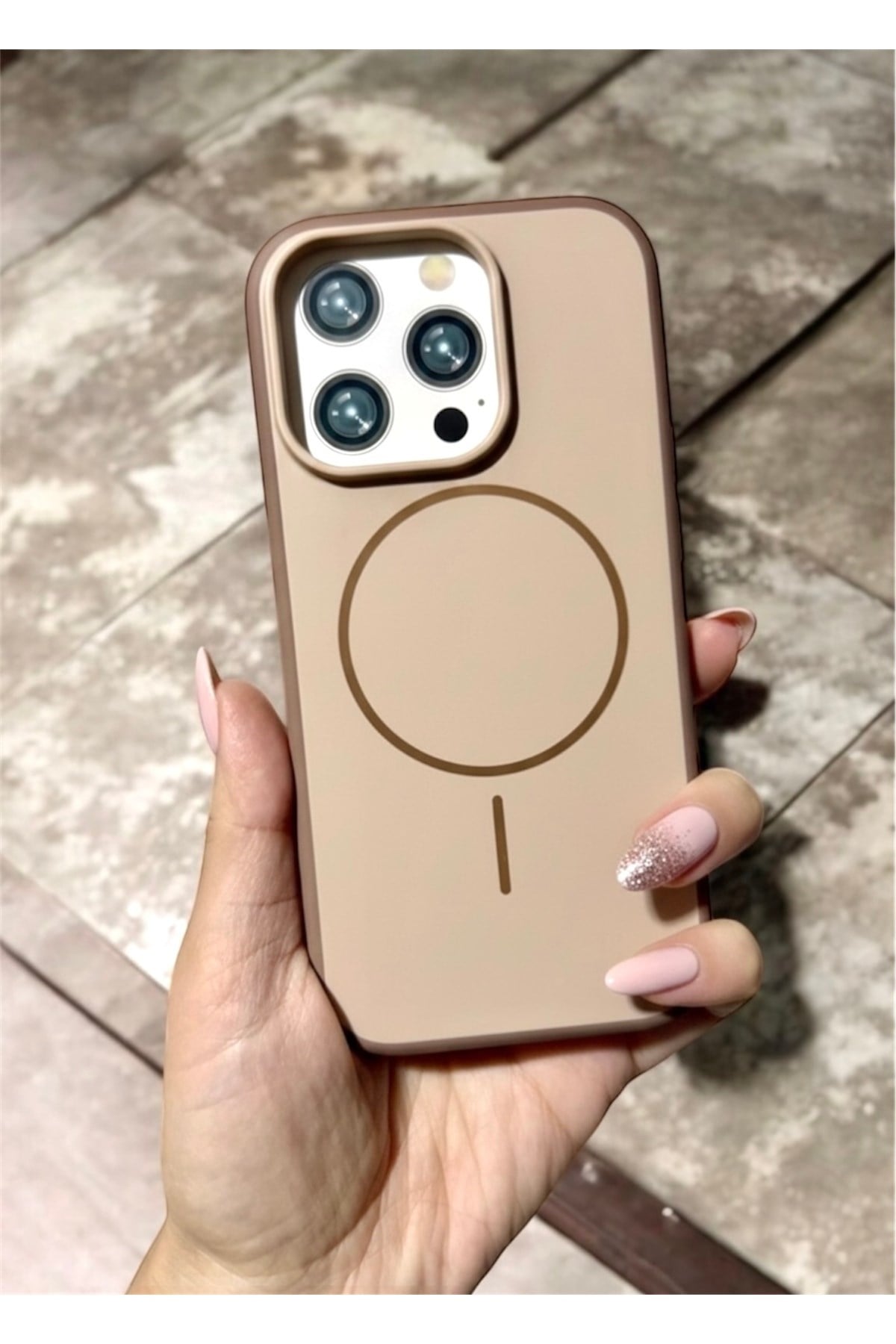 Iphone 16 Pro Max Uyumlu MagSafeli Çöl Kılıf, Darbe Korumalı, Metal Tuşlu