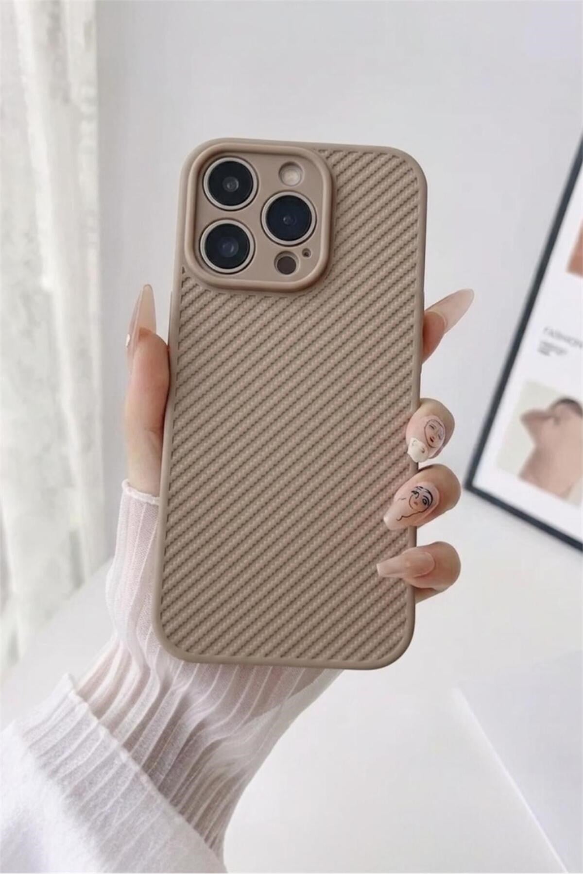 iPhone 16Pro Dokulu Kamera Korumalı Trend Silikon Köşeli Darbe Koruma Kılıf