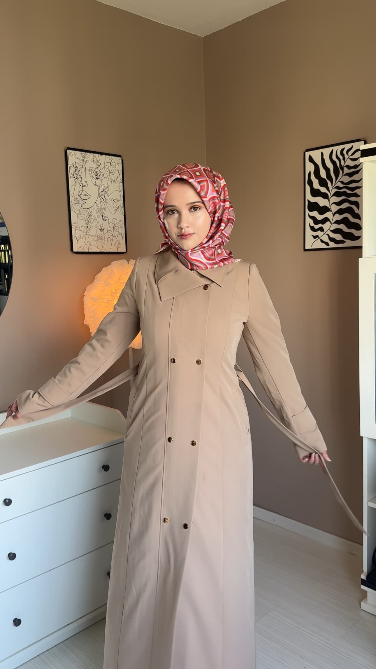 Armine Bej Trençkot