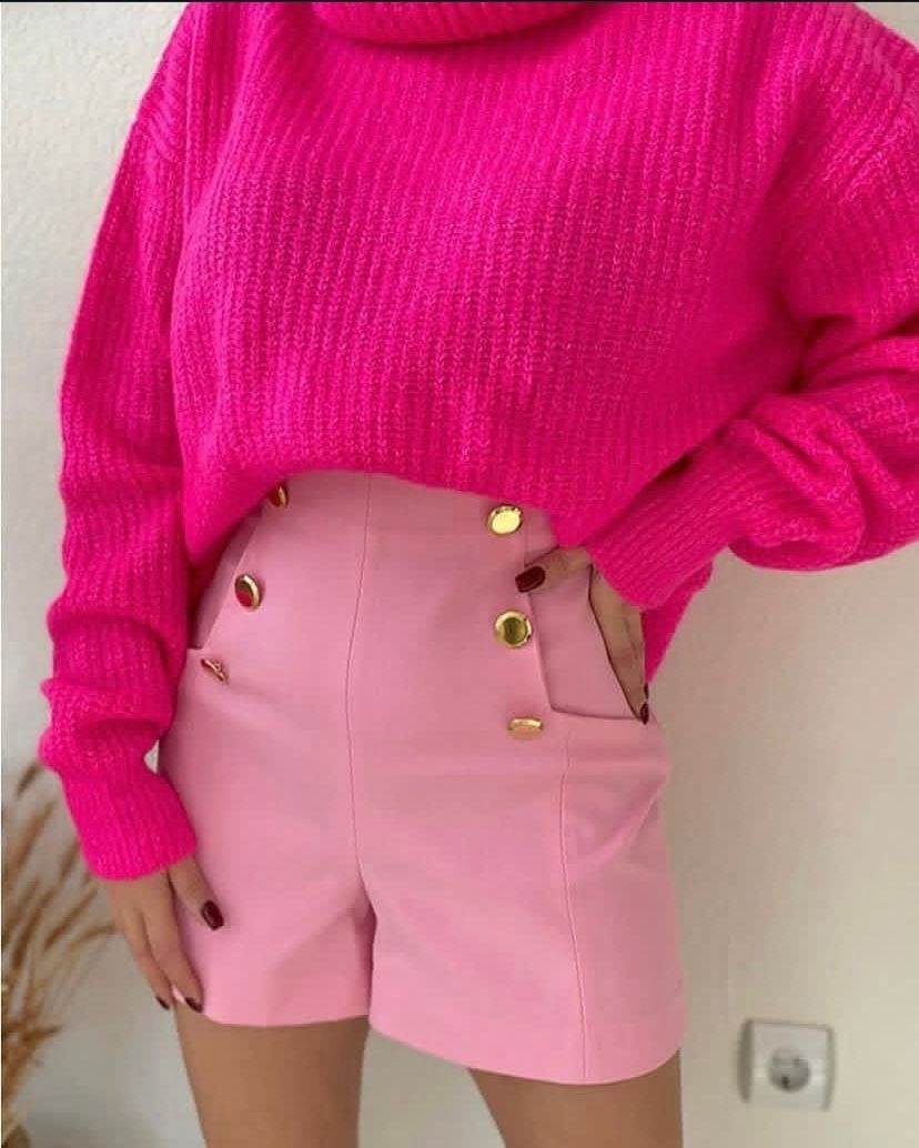 PEMBE DÜĞMELİ ŞORT 