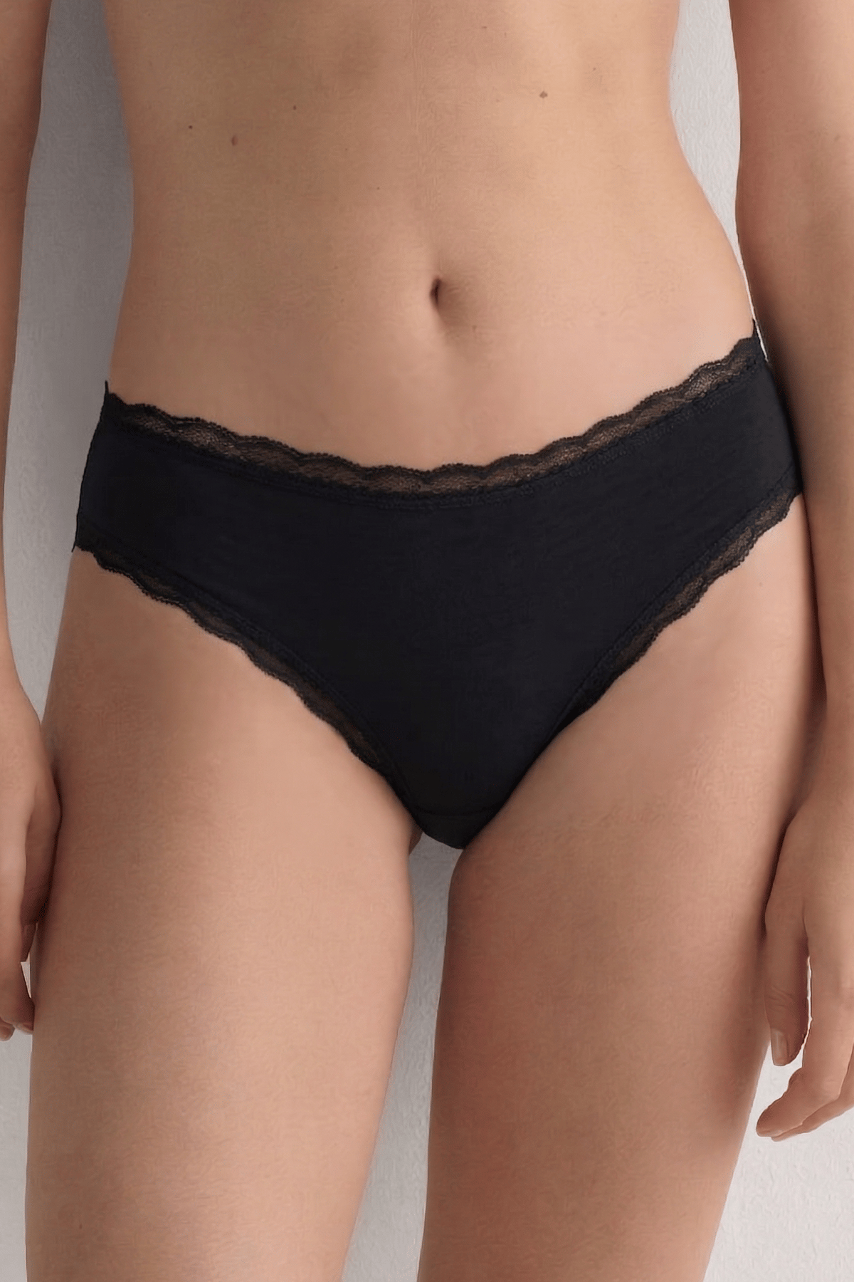 Mısırlı Modal Dantelli Cheeky Külot Siyah