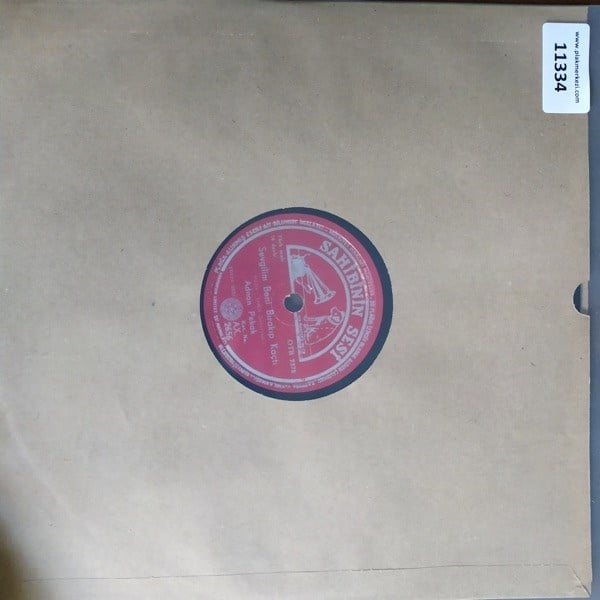 adnan-pekak-sevgilim-beni-birakip-kact-16-15c.jpg