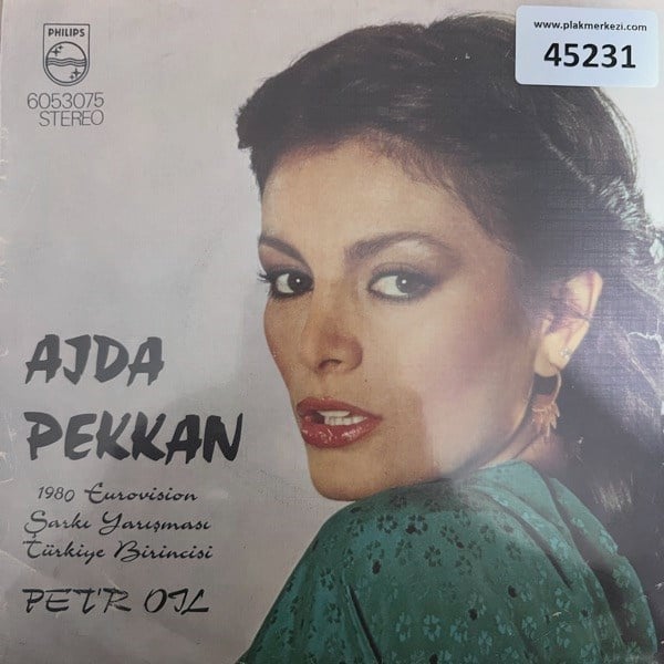 ajda-pekkan-petr-oil-loving-petrol-tr4-a9f7-2.jpg