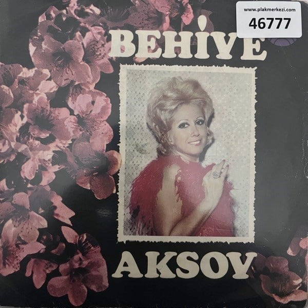 behiye-aksoy-karanlik-dunyalar-sevdigi-0ffe13.jpg