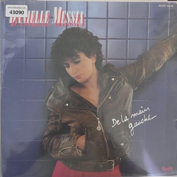 daniella-messia-de-la-main-gauche-inse--b79d-.jpg