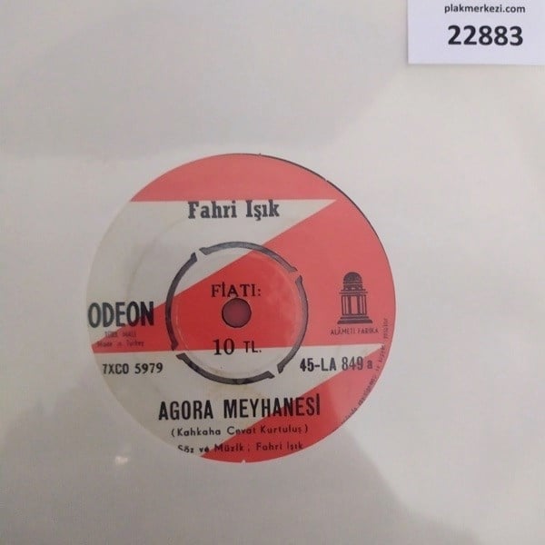 fahri-isik-agora-meyhanesi-guvenme-guz-24f-38.jpg