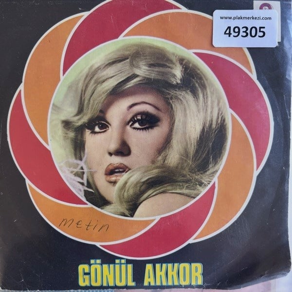 gonul-akkor-olumden-beter-gelen-iciyor--48d6-.jpg
