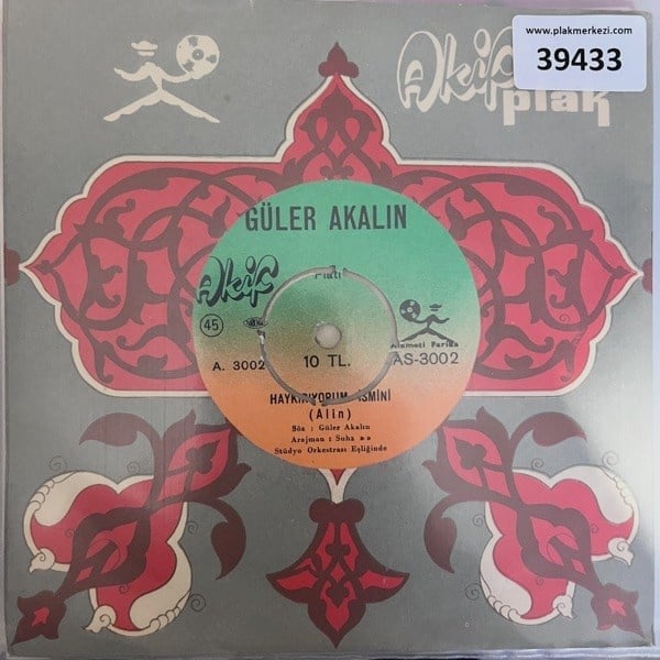 guler-akalin-haykiriyorum-ismini-siyah--82d3-.jpg