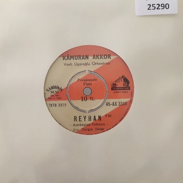 kamuran-akkor-rehyan-laleler-tr45ksiz---04d5-.jpg