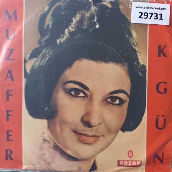 muzaffer-akgun-daha-neler-bekleyecegim--49c2-.jpg