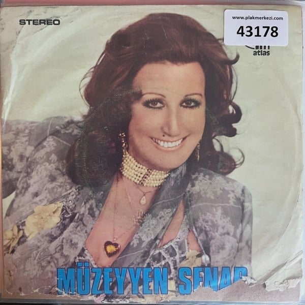 muzeyyen-senar-aldirma-gonul-haber-gel-63a524.jpg