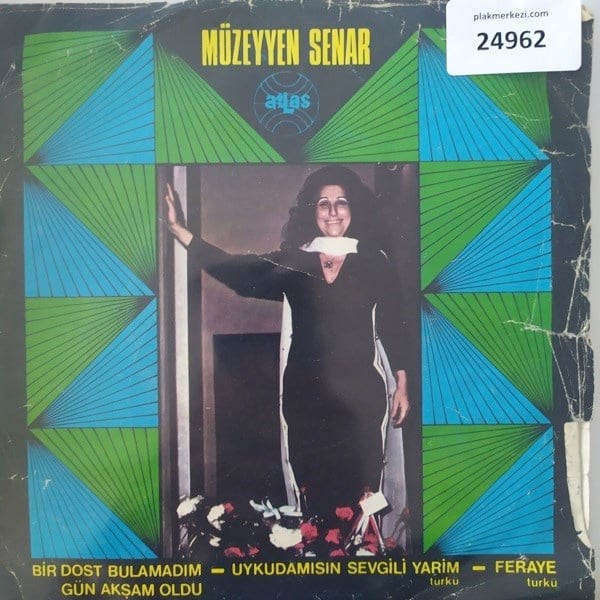 muzeyyen-senar-bir-dost-bulamadim-uyku--40e4-.jpg
