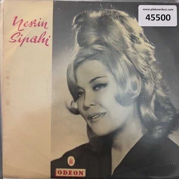 nesrin-sipahi-agla-gitar-gul-oglan-aze-ce31fd.jpg