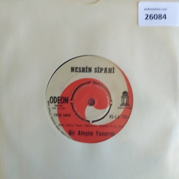 nesrin-sipahi-bir-atesim-yanarim-gelin-c6-c01.jpg