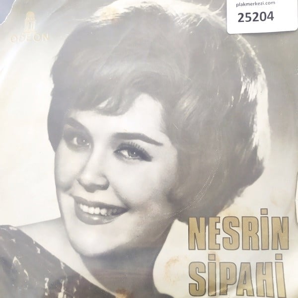 nesrin-sipahi-fakir-bir-sairim-izmirli-c0b-48.jpg
