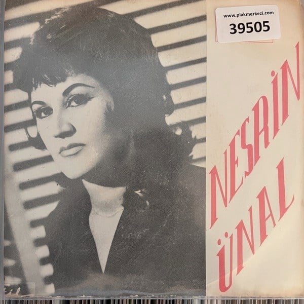 nesrin-unal-romen-kizi-sevgilim-gelsen--b571-.jpg