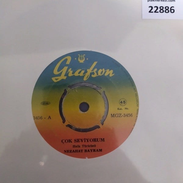 nezahat-bayram-cok-seviyorum-fakir-bir--c76fc.jpg