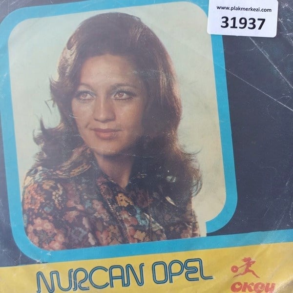 nurcan-opel-ayiramazlar-bizi-bir-yigit-e2f89-.jpg