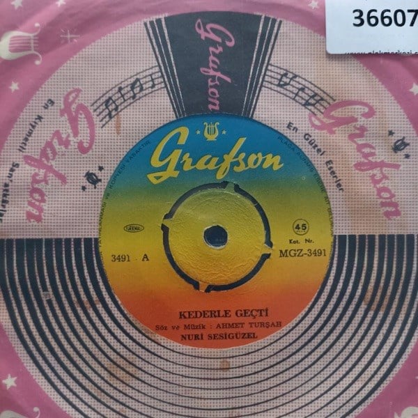 nuri-sesiguzel-kederle-gecti-kalbimdek-4ce-33.jpg
