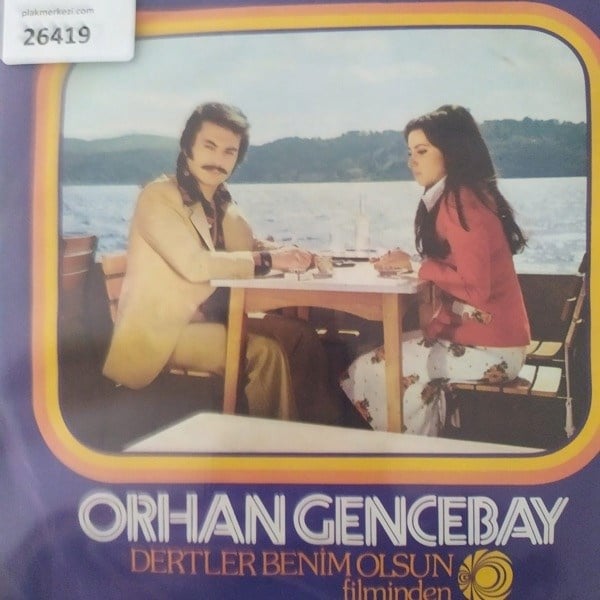 orhan-gencebay-boynu-bukuk-sevgililer--fdee3d.jpg