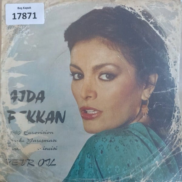 sadece-kapak-_-ajda-pekkan-_-petroil-l-31479b.jpg