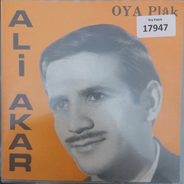 sadece-kapak-_-ali-akar-_-uykudamisin--46af-b.jpg