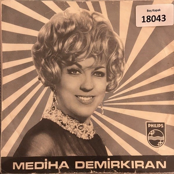 sadece-kapak-_-mediha-demirkiran-_-phi-fdf4c0.jpg