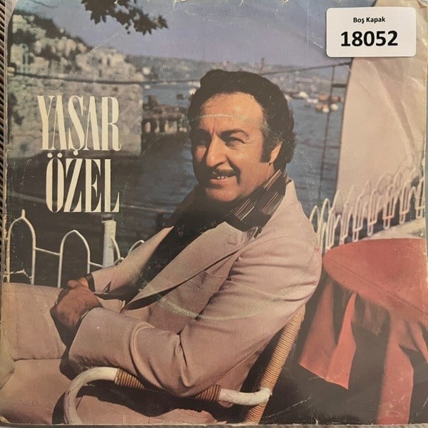 sadece-kapak-_-yasar-ozel-_-odeon-orta-1e796-.jpg