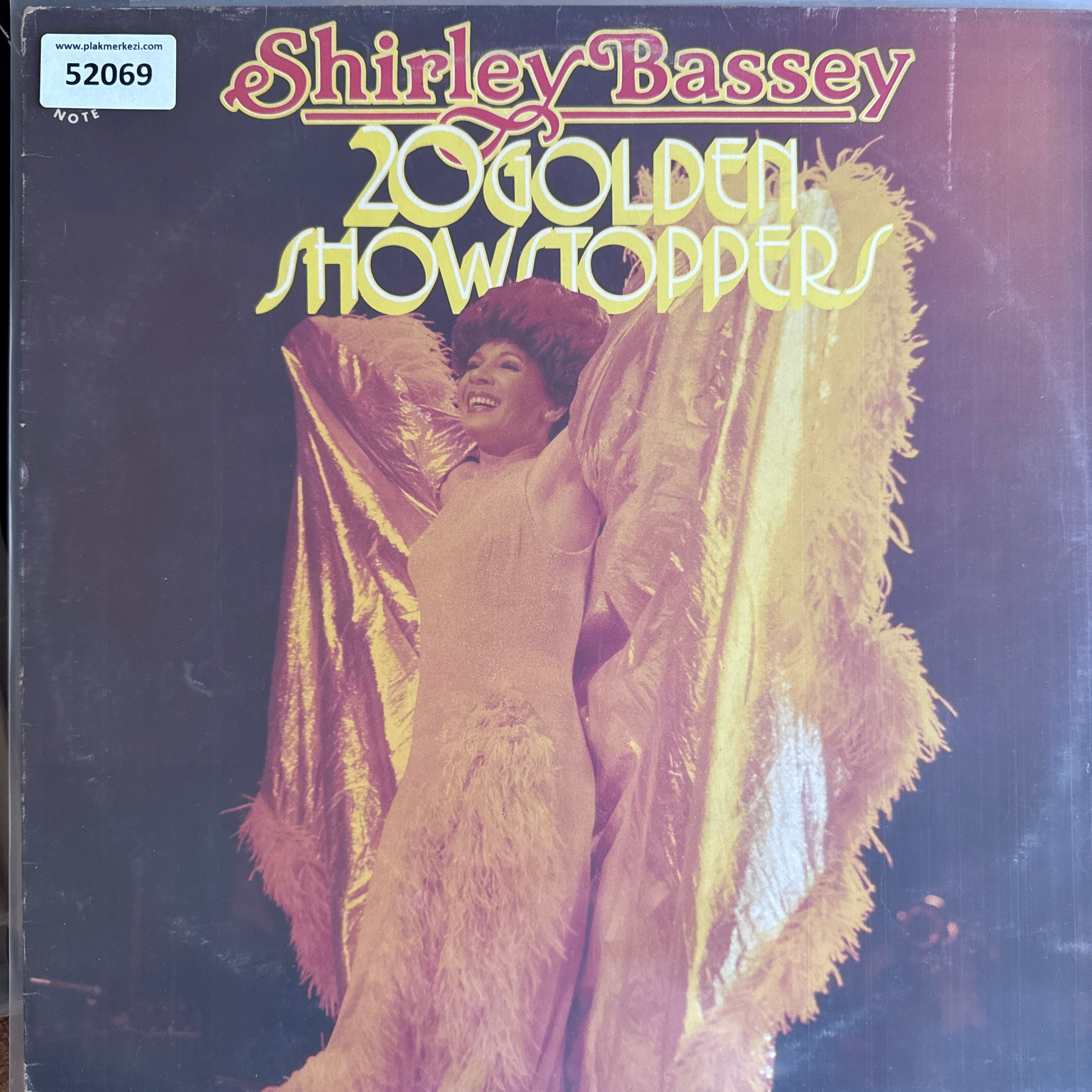shirley-bassey-20-golden-showstoppers--9e-fd4.jpg