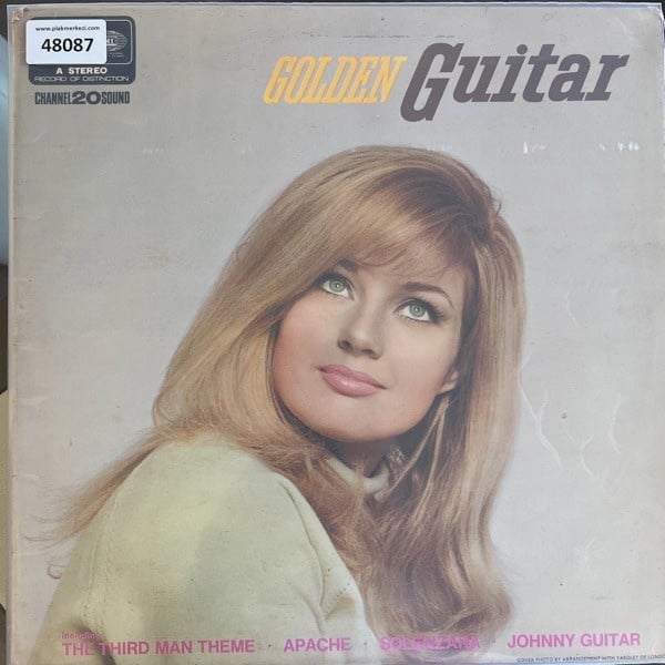 the-royal-guitar-ensemble-golden-guita-0525a0.jpg
