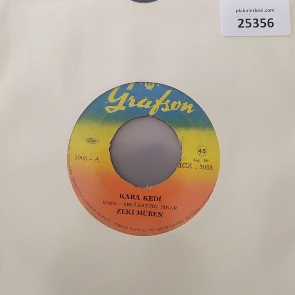 zeki-muren-kara-kedi-bahcevan-mgz-3008-6-272b.jpg