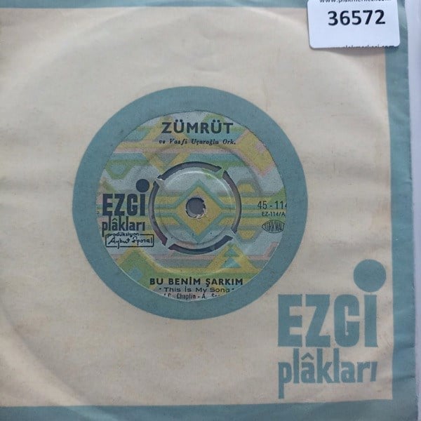 zumrut-bu-benim-sarkim-ask-sonmesin-ez-12-242.jpg
