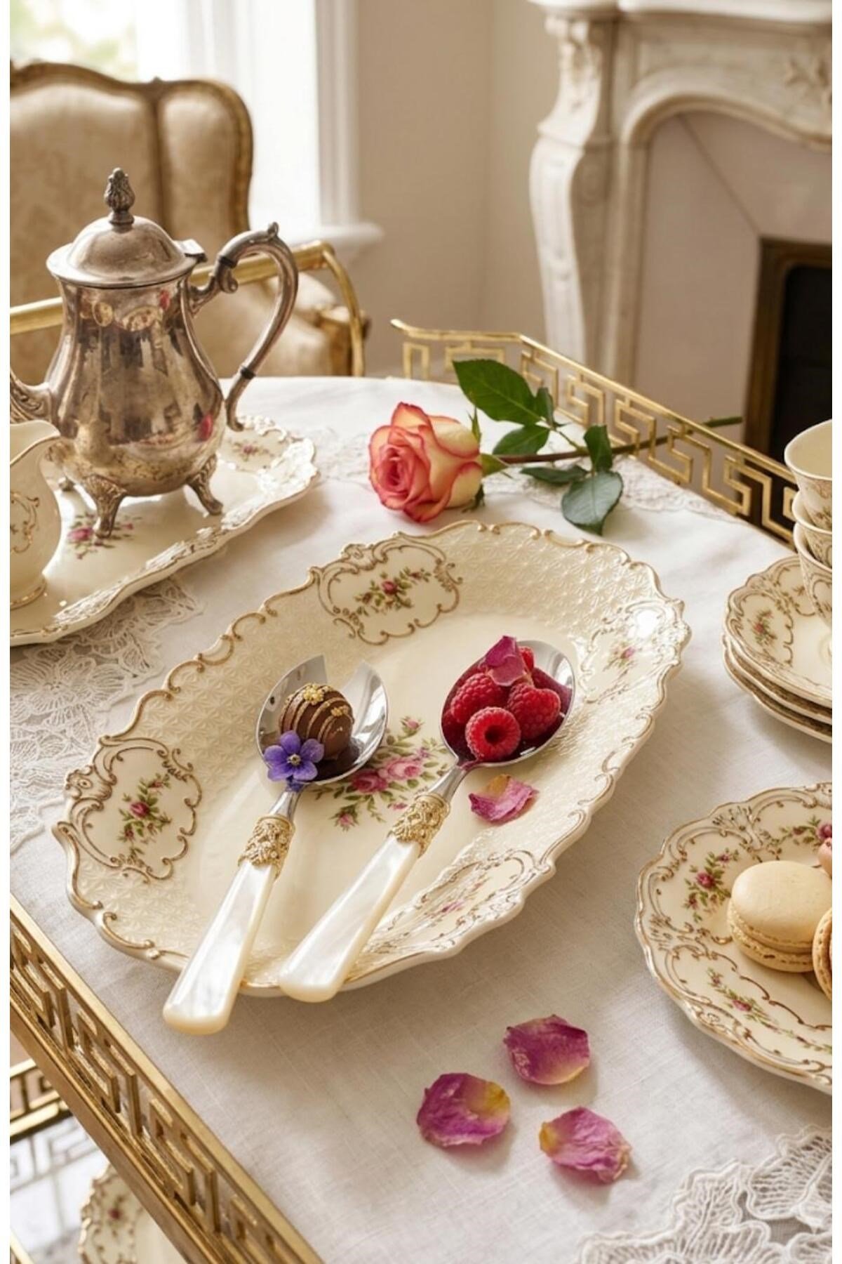 Diana Porselen Derin Kayık Tabak Vintage Çiçek Desenli Gold Detaylı