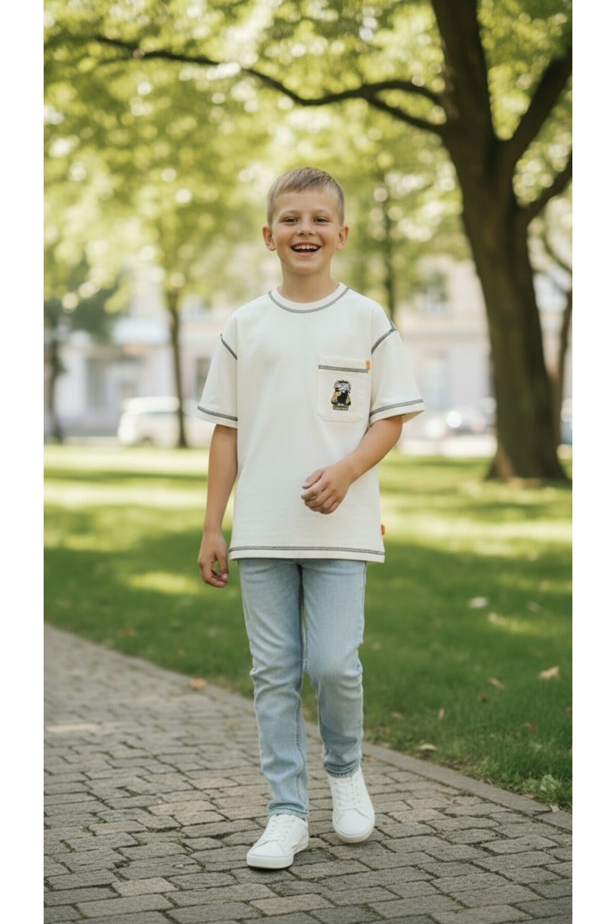 Erkek Çocuk Dikiş Detaylı Cepli Baskılı Tişört – Modern Oversize Rahat Günlük T-Shirt