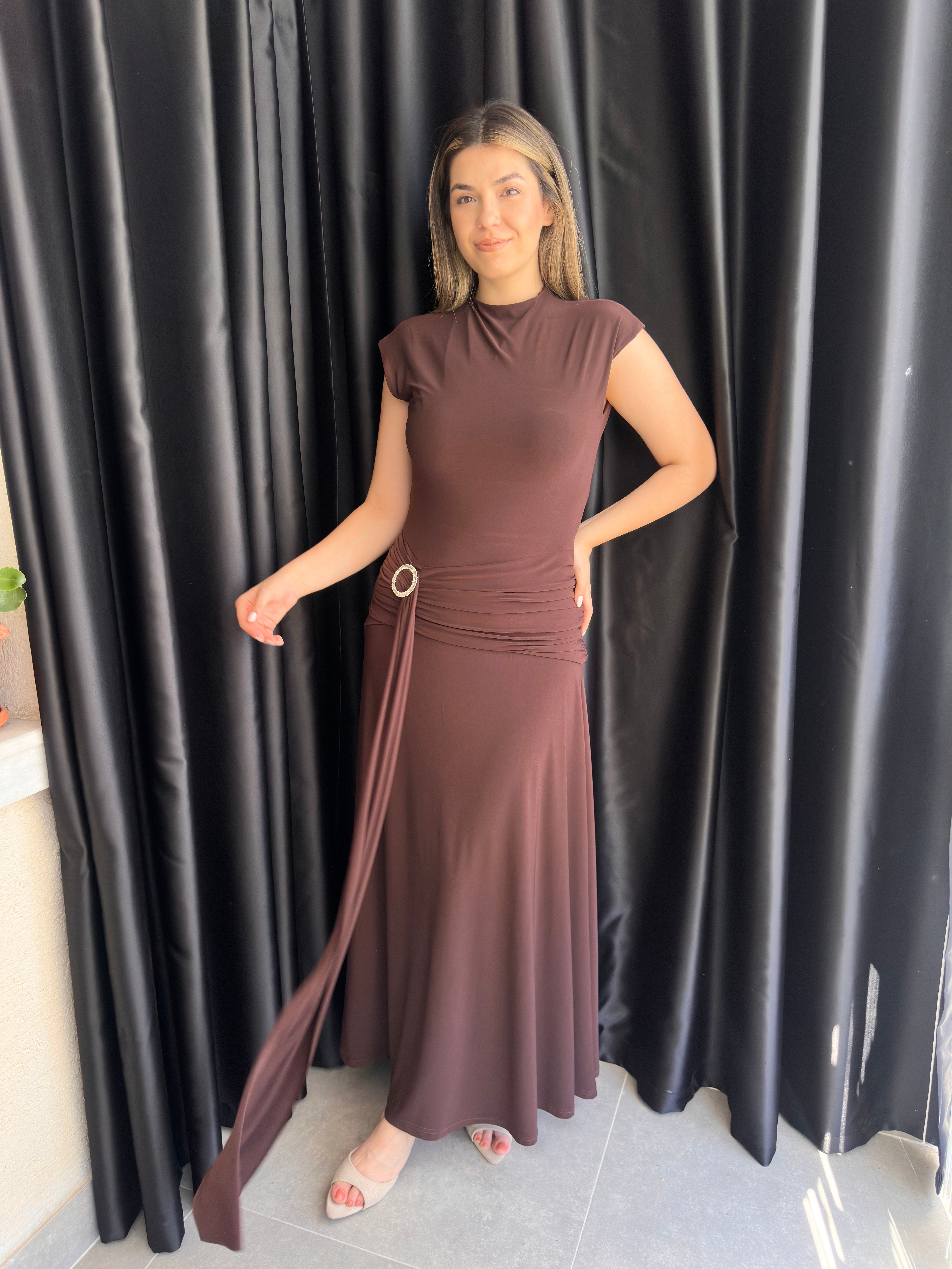 Kahve Drapeli Toka Detaylı Elbise