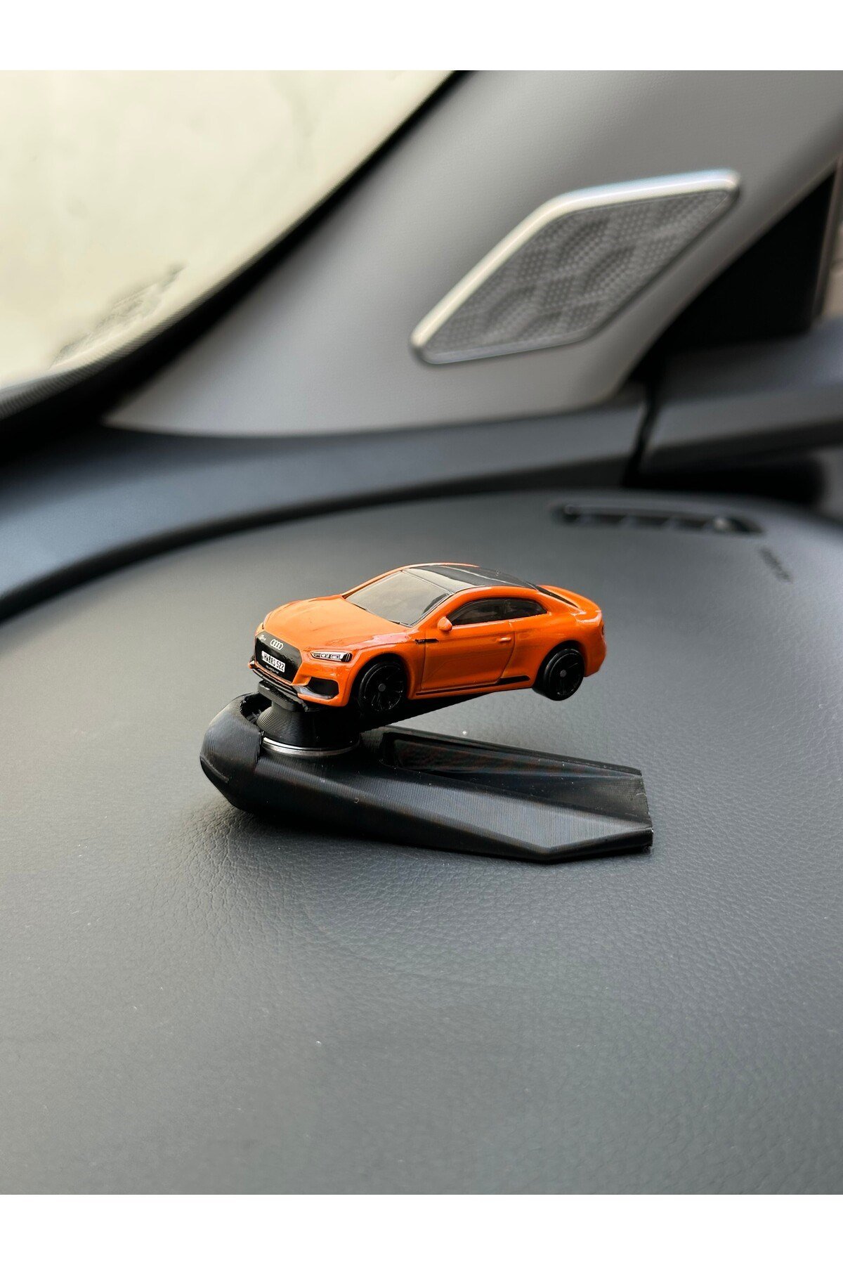 Audi RS5 Turuncu Metal Model Torpido Drifter Seti Torpido Süsü
