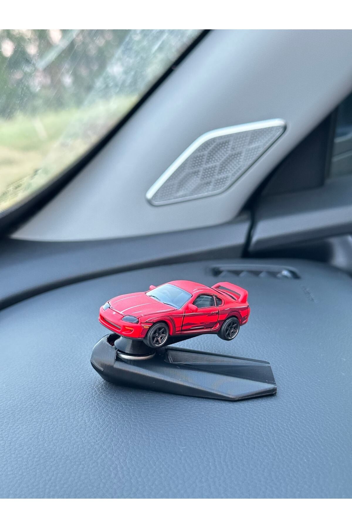 Toyota Supra Mk4 Kırmızı Metal Araç Torpido Drifter Seti Torpido Süsü