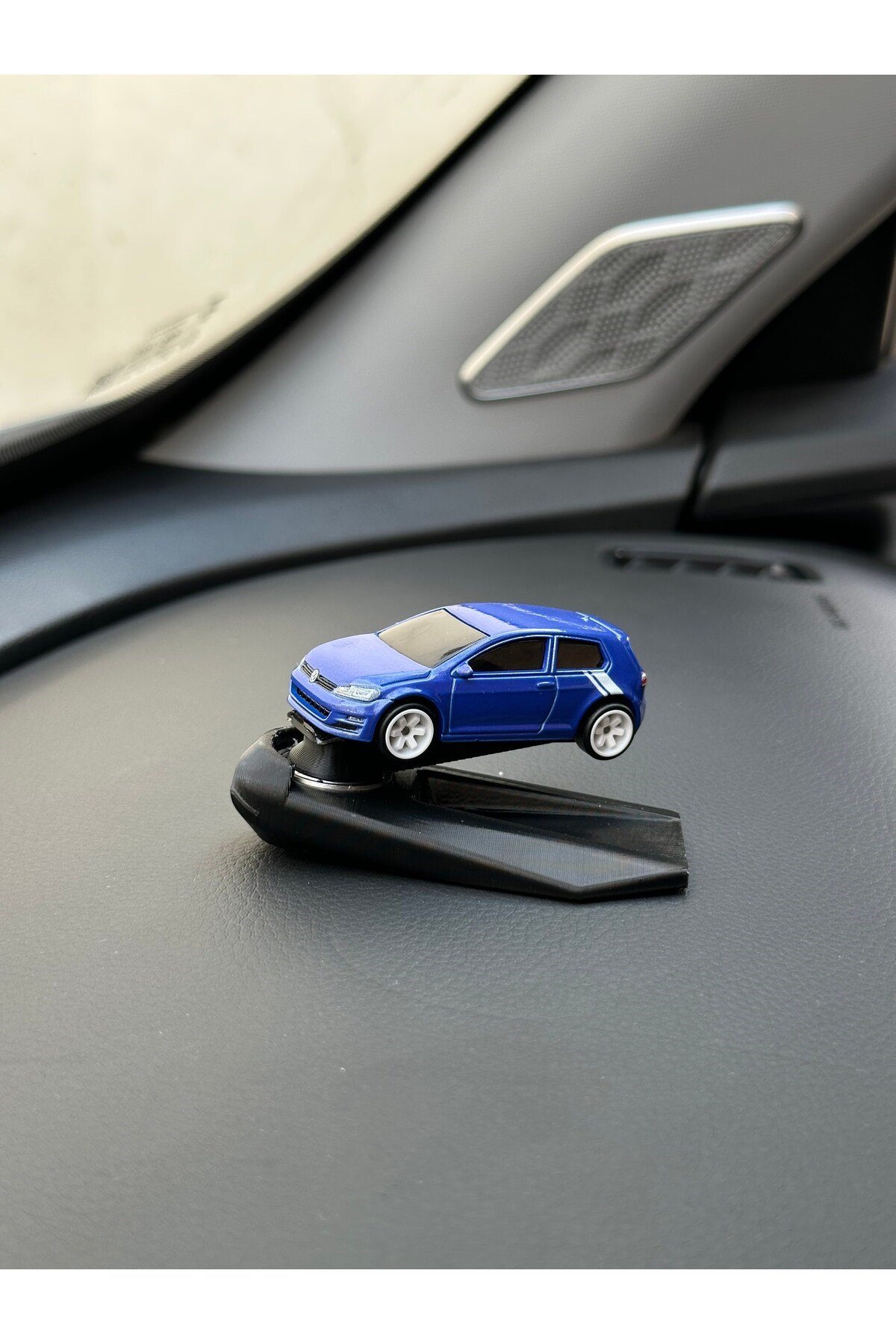 Volkswagen Golf 7 Mavi Metal Model Torpido Drifter Seti Torpido Süsü