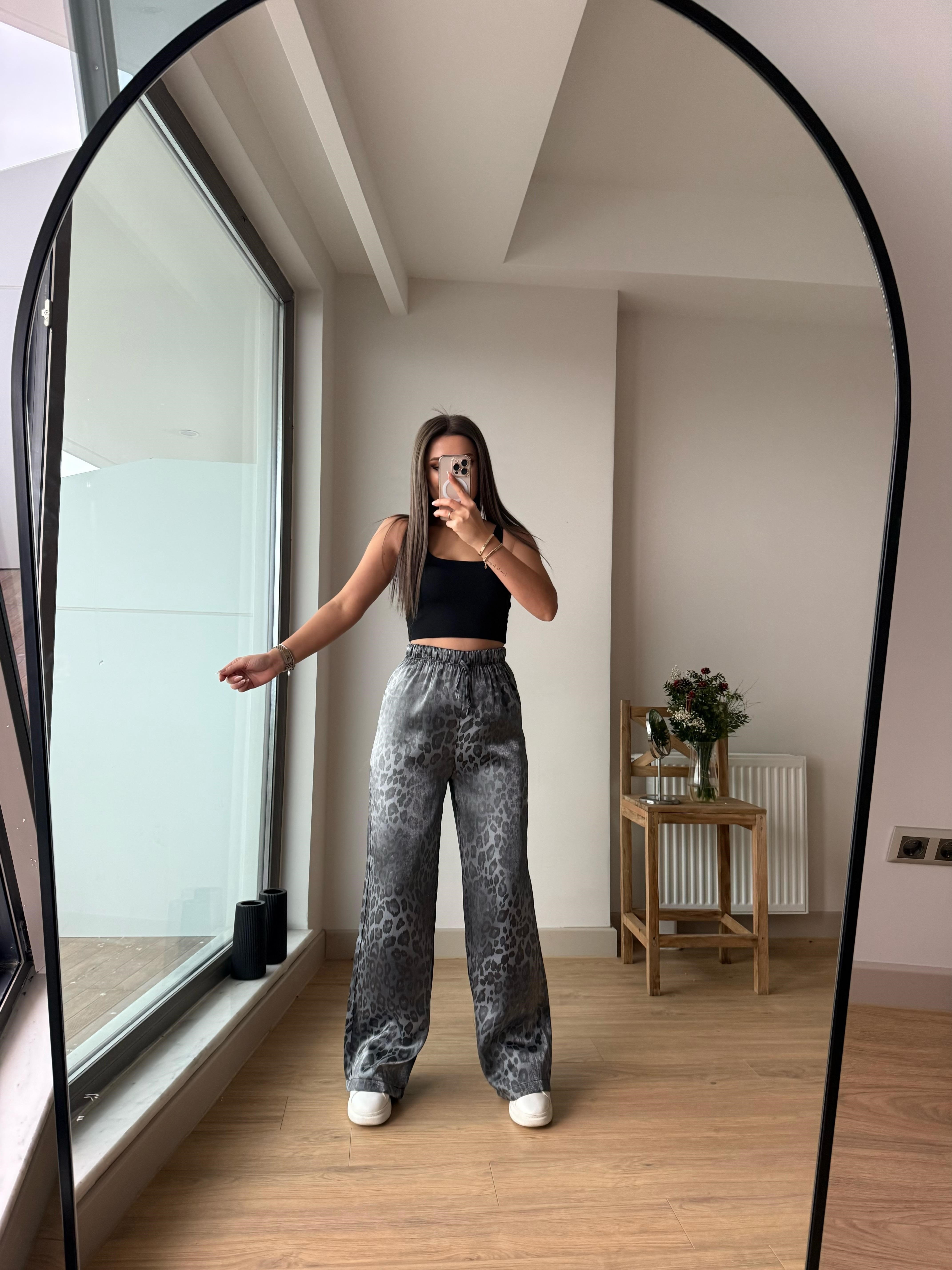 Leopar pantalon gri