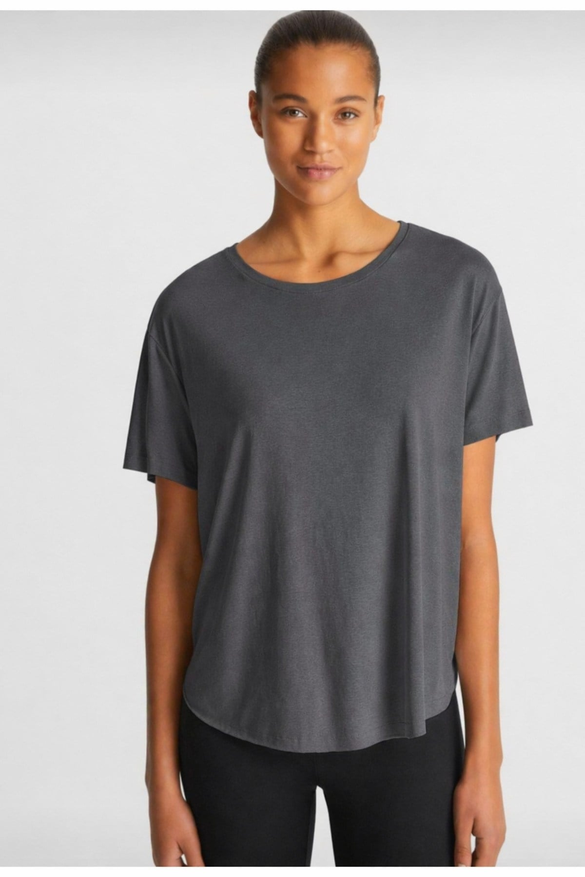 Orjinal Marka Model Kadın Premium Oversize Basic Tişört Rahat Kesim Kısa Kollu