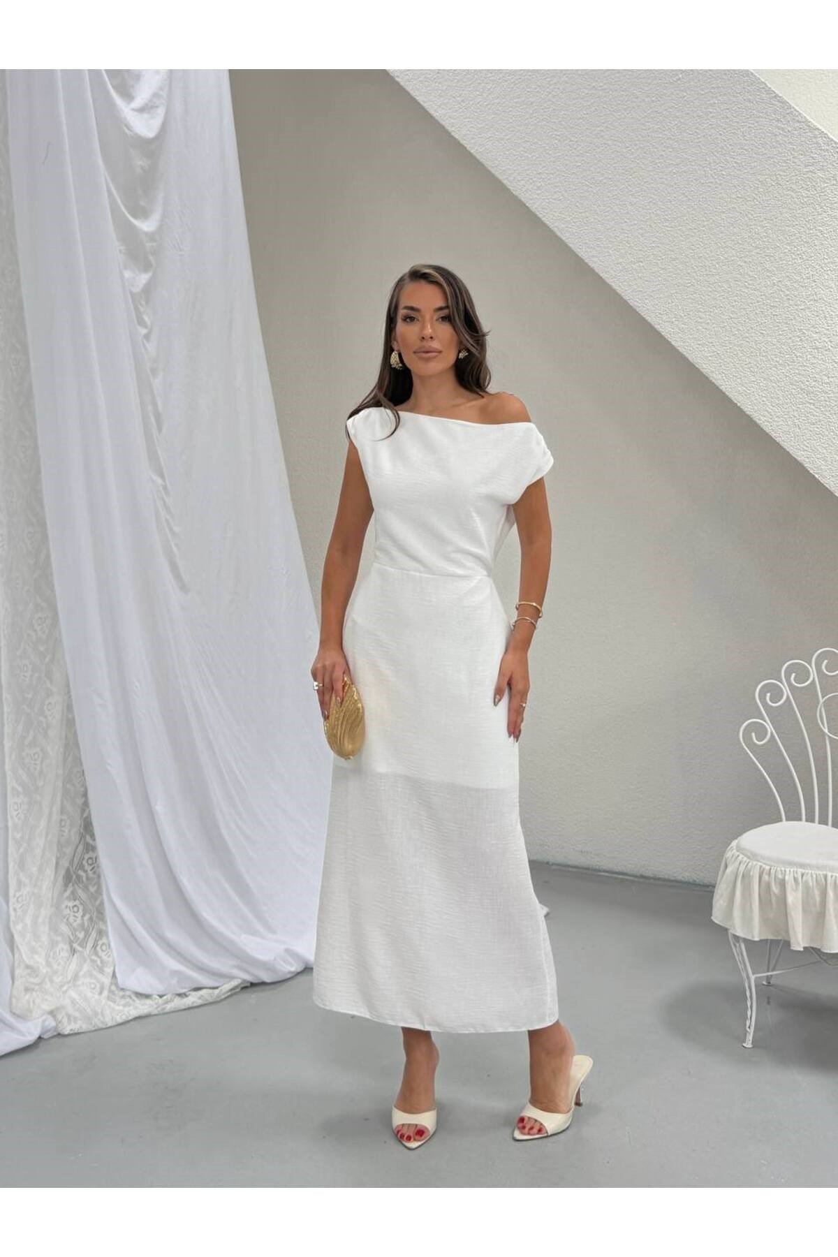 Premium Kayık Yaka Drape Detaylı Midi Elbise